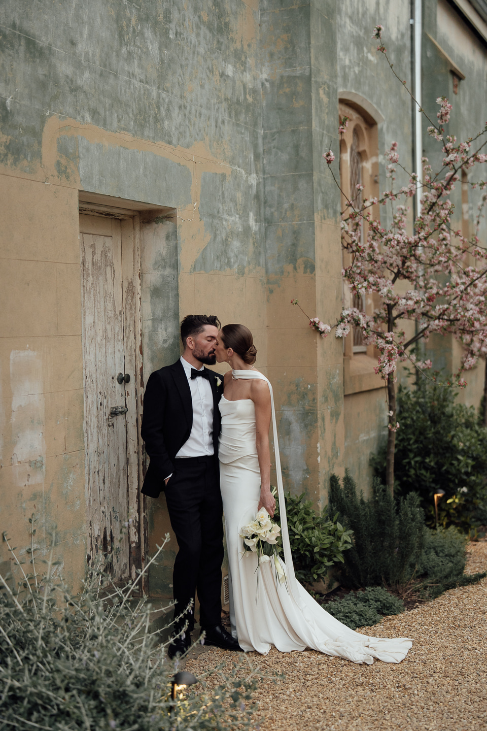 Bride and groom in the Piazza at Sunnyside Estate
